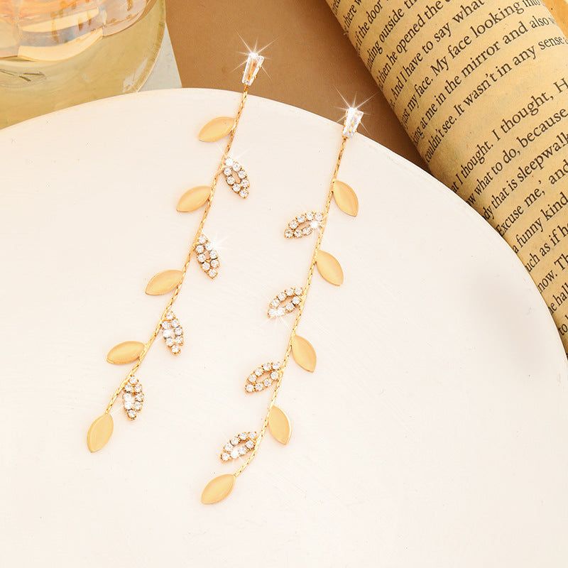 Silver Needle Leaf Water Drop Moli Style Diamond Charm Tassel Earrings