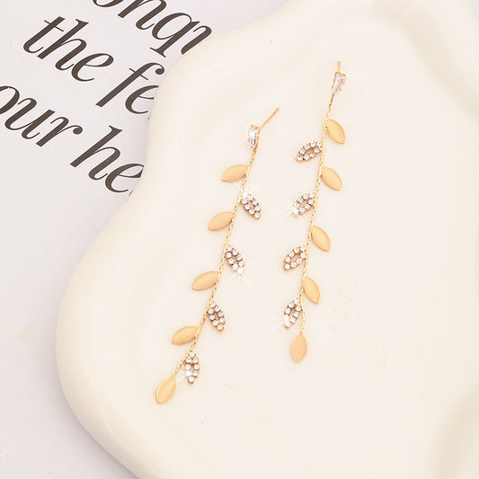 Silver Needle Leaf Water Drop Moli Style Diamond Charm Tassel Earrings
